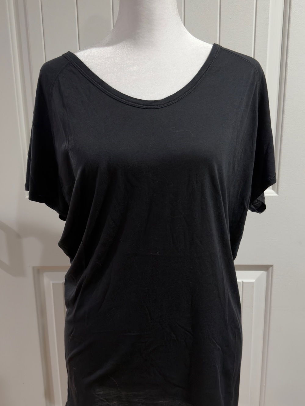 Lululemon Women’s Black Cap Sleeve Top Athletic Workout Shirt Short Sleeve Yoga